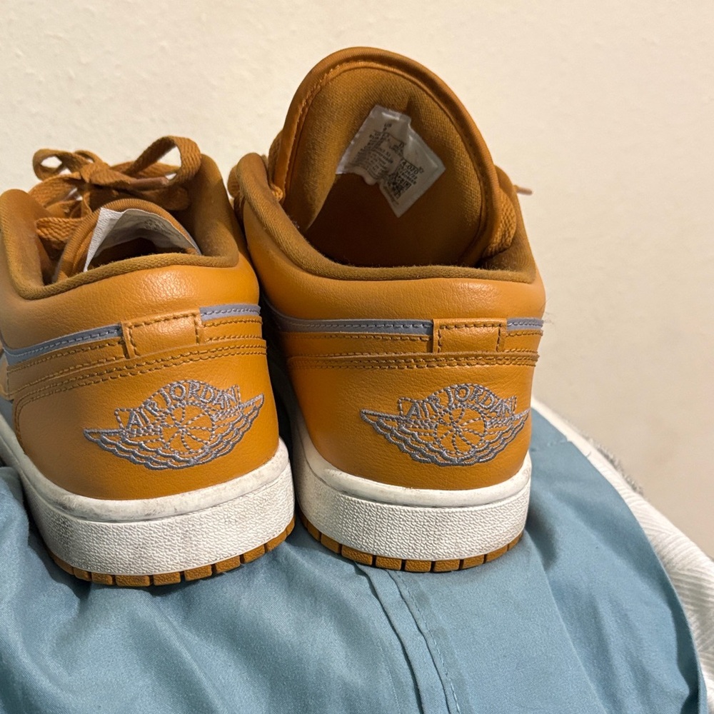 Nike Air Jordan Mustard and Grey low - Picture 2 of 3